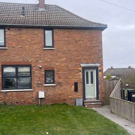 Fully Serviced Three Bed House In Durham Buitenkant foto