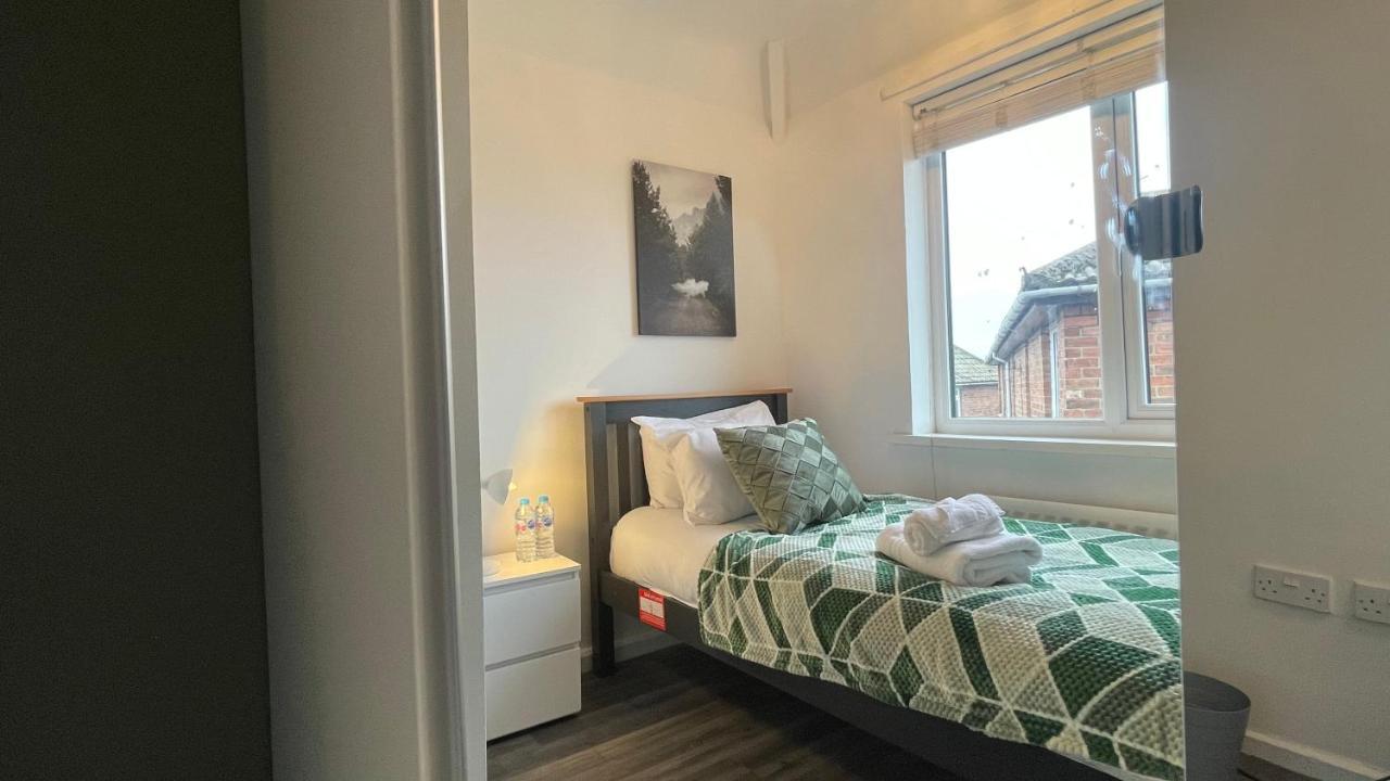 Fully Serviced Three Bed House In Durham Buitenkant foto