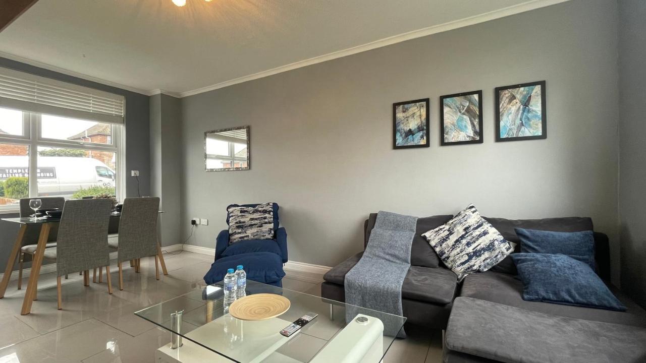 Fully Serviced Three Bed House In Durham Buitenkant foto