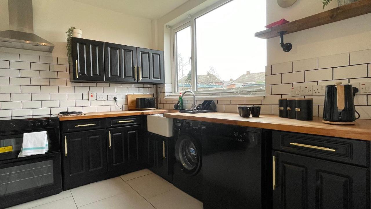 Fully Serviced Three Bed House In Durham Buitenkant foto