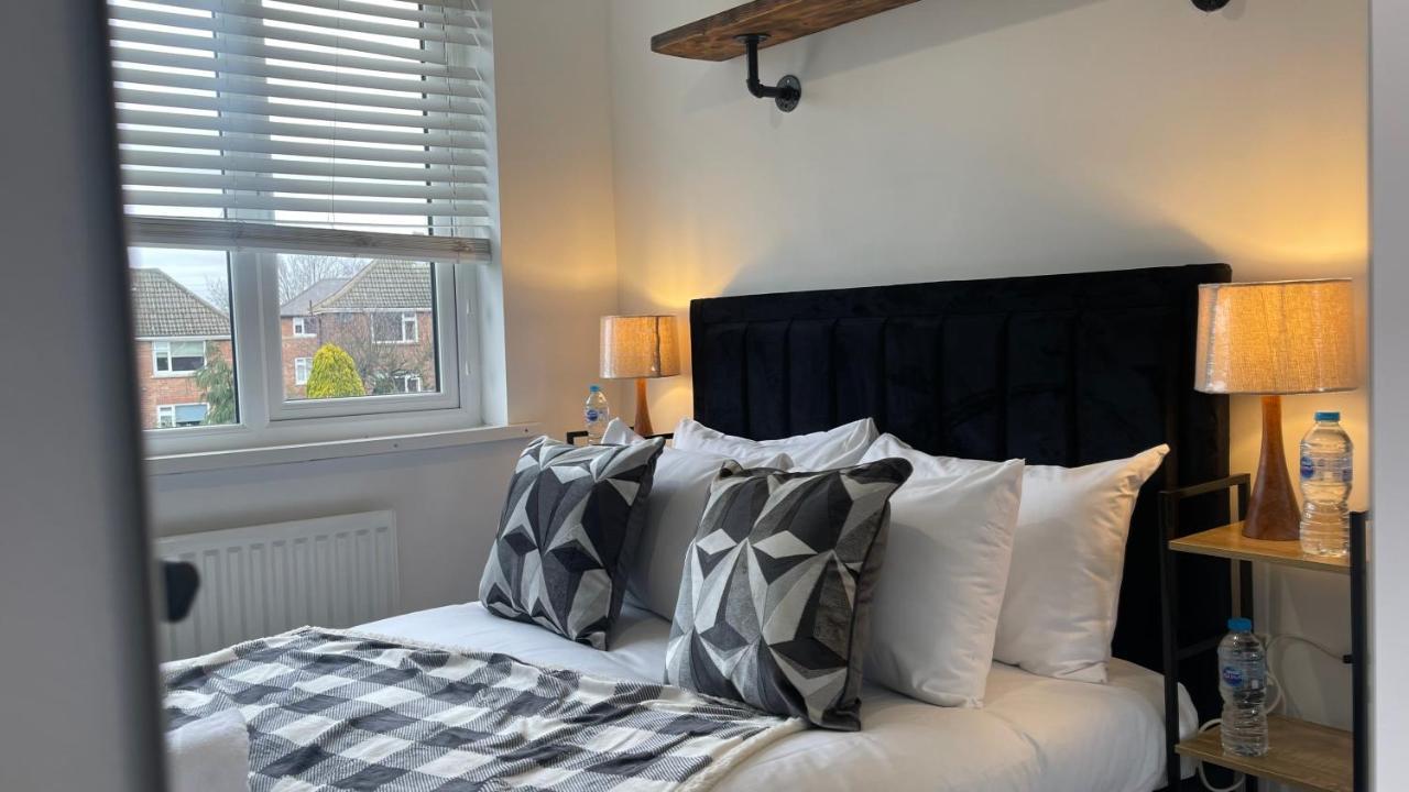 Fully Serviced Three Bed House In Durham Buitenkant foto