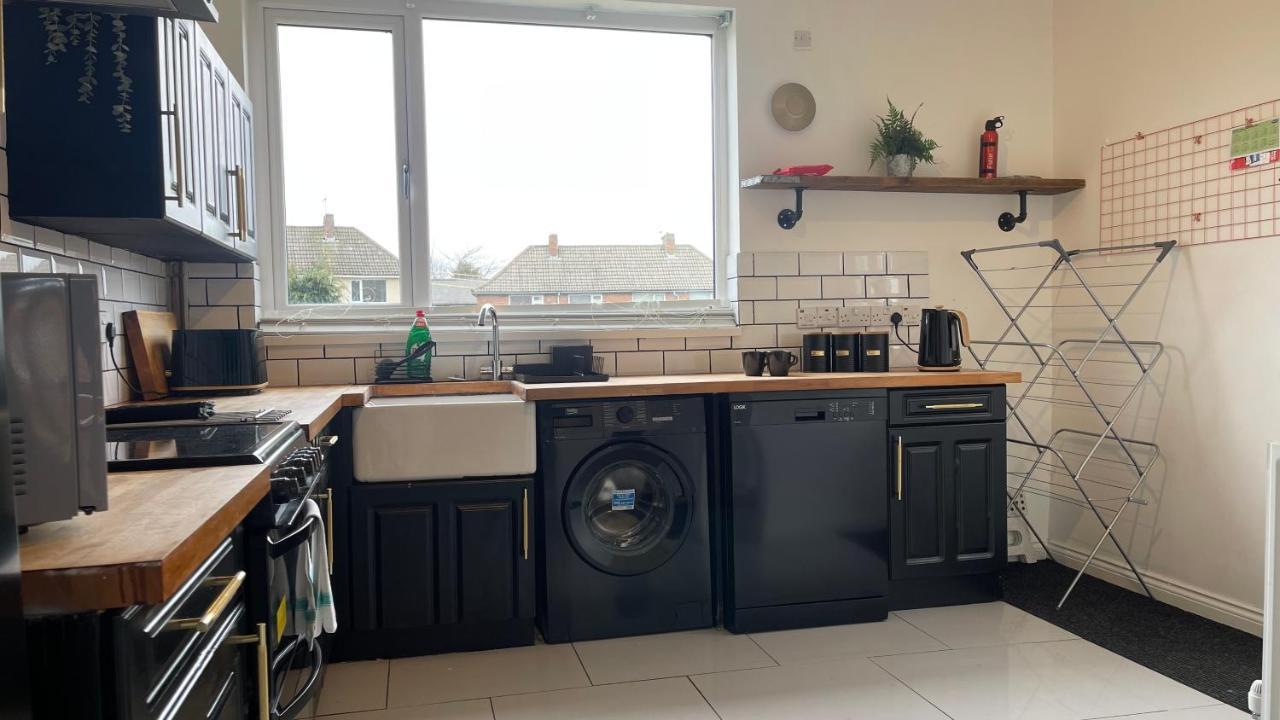 Fully Serviced Three Bed House In Durham Buitenkant foto